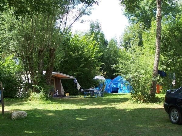 emplacements de camping dans le jura - emplacement de camping région des lacs du Jura